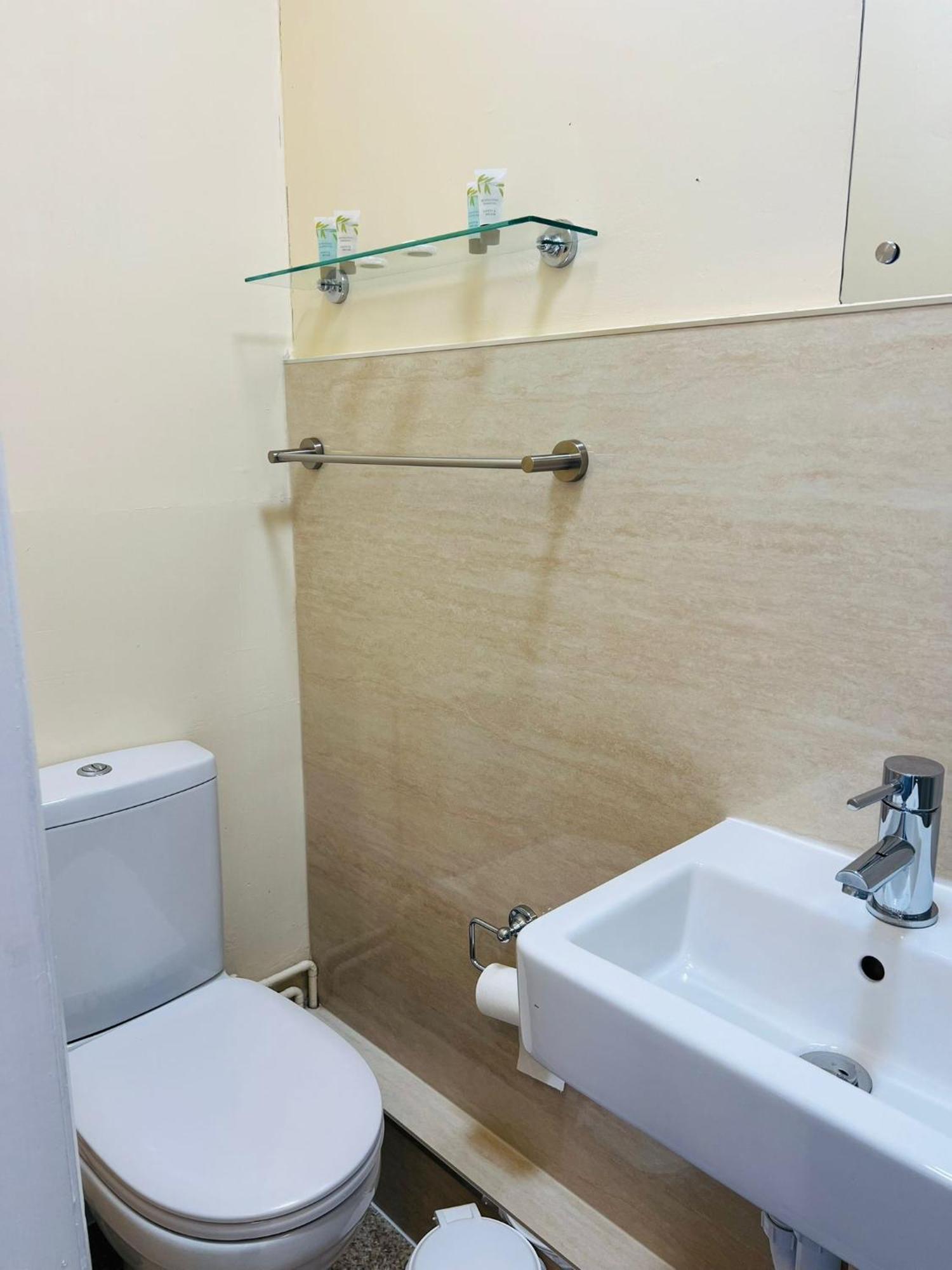 House 3* Rothwell (Northamptonshire)